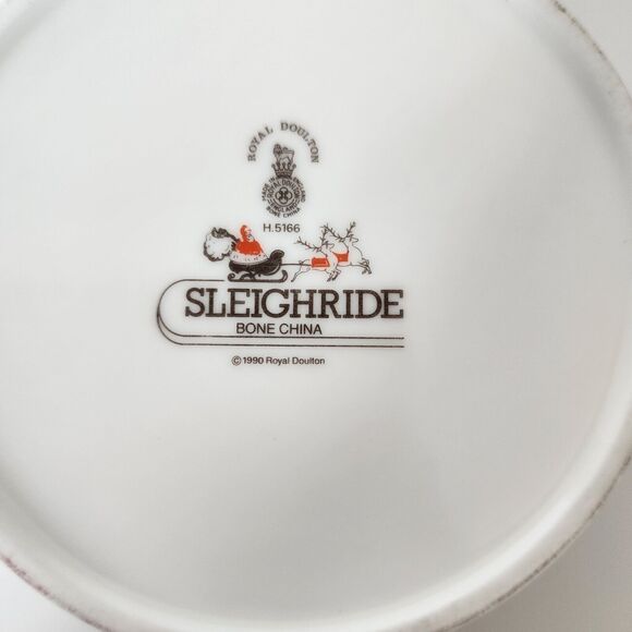 Royal Doulton Sleighride Round Trinket Box Bone China Christmas 1990 - Picture 4 of 4
